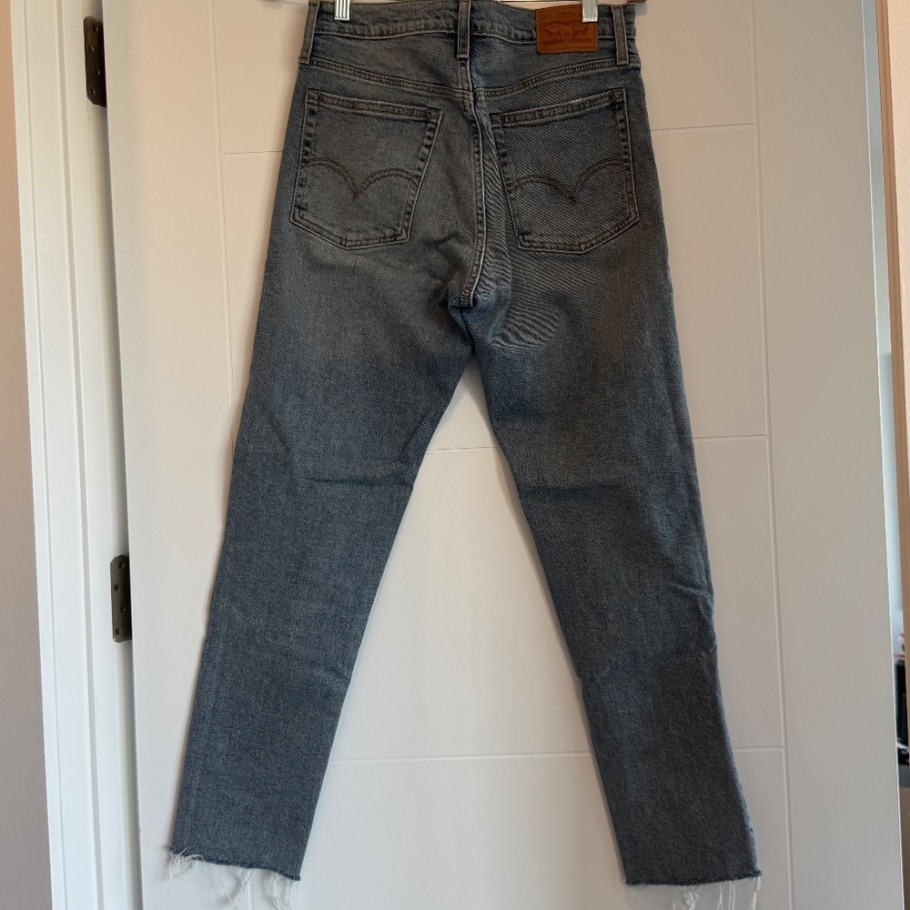 Levi's Wedgie High Rise Waisted Straight Jeans Medium Blue Wash Size 29 - Picture 4 of 9